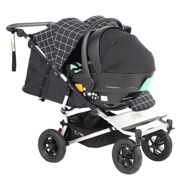 Mountain Buggy duet with protect i-size infant car seat