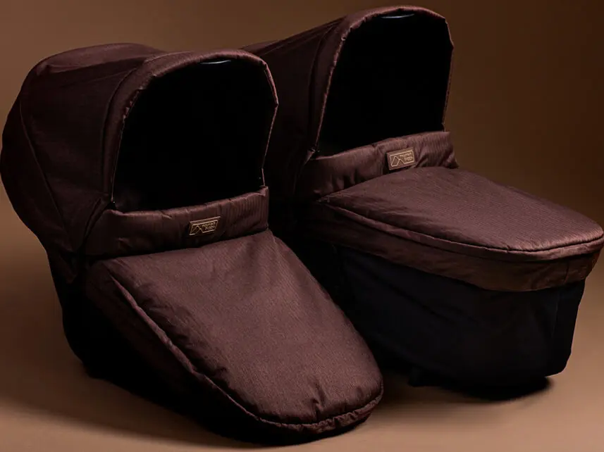 NEW carrycot plus v4 heritage collection colour mustang toddler and newborn mode