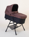 mountain-buggy-carrycot-plus-for-urban-jungle-on-stand-Mustang-reflux.webp