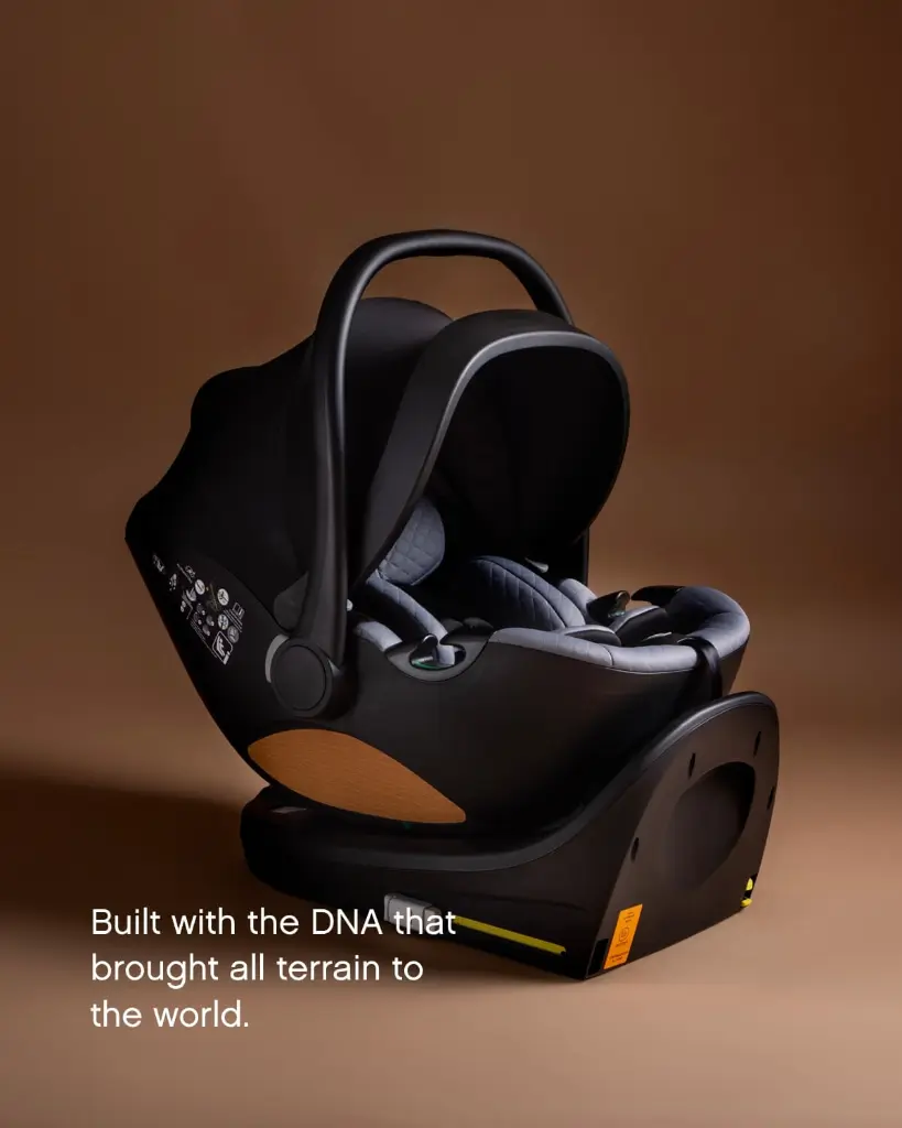 mountain-buggy-nest-car-seat-capsule-rotating-base-side-3-quarter-view.webp