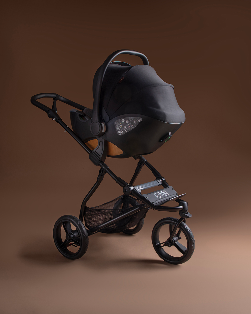 mountain-buggy-nest-carseat-detail-on-Swift.webp