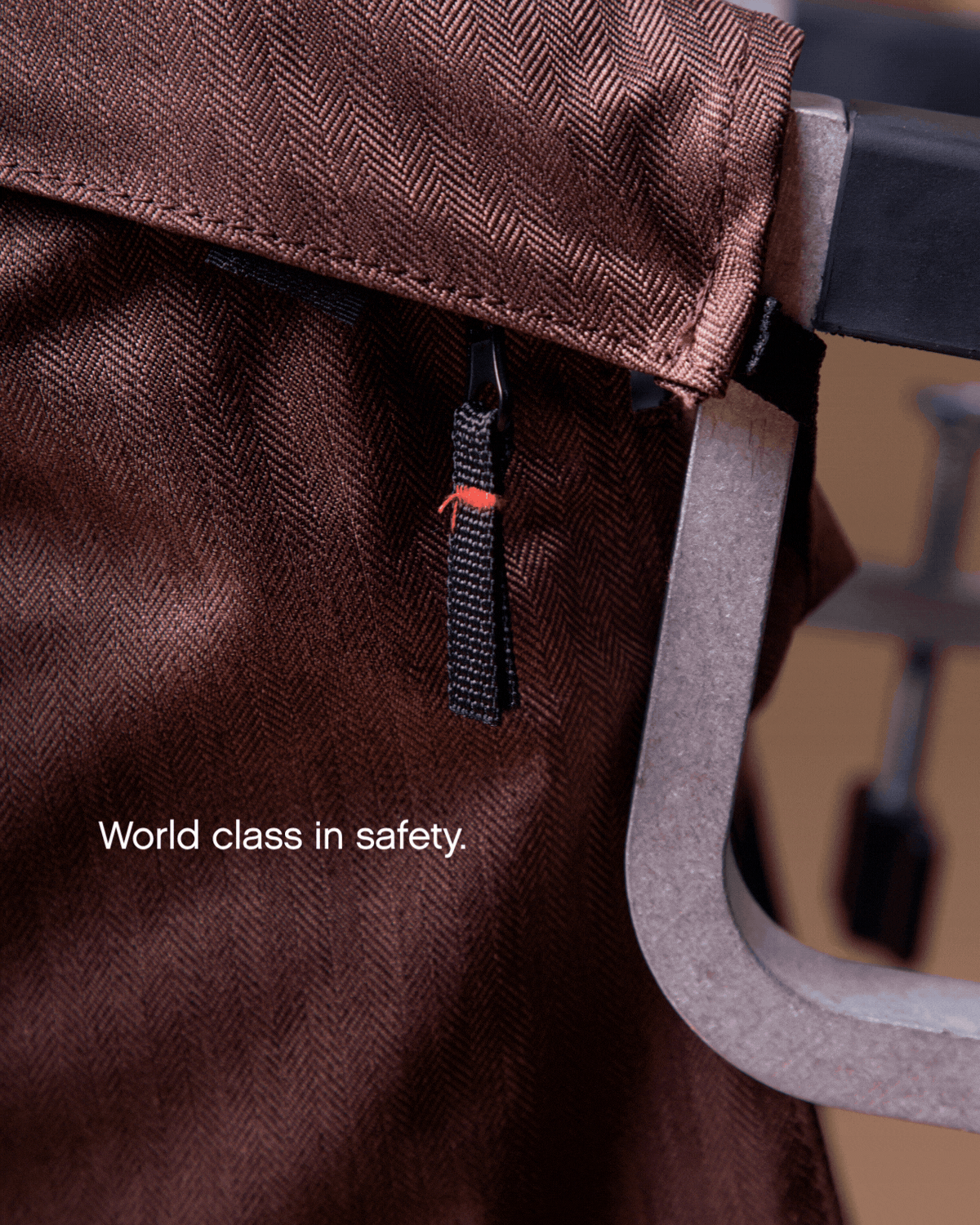 mountain-buggy-pod-highchair-detail-world-class-in-safety-mustang.gif